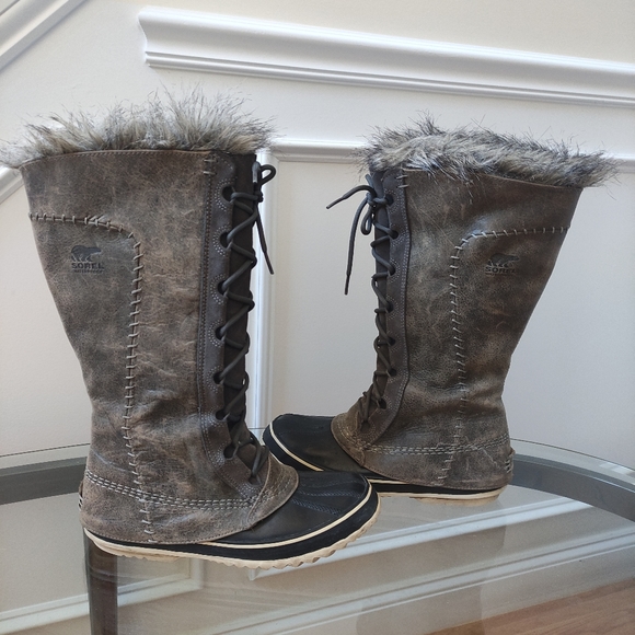 Sorel Cate the Great knee high waterproof winter snow Boots...